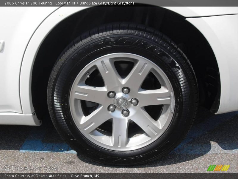 Cool Vanilla / Dark Slate Gray/Light Graystone 2006 Chrysler 300 Touring
