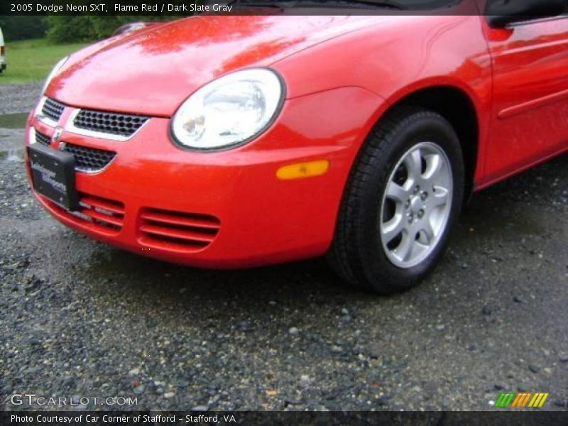 Flame Red / Dark Slate Gray 2005 Dodge Neon SXT