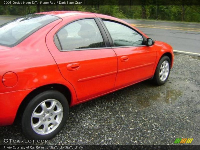 Flame Red / Dark Slate Gray 2005 Dodge Neon SXT