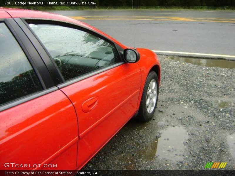 Flame Red / Dark Slate Gray 2005 Dodge Neon SXT