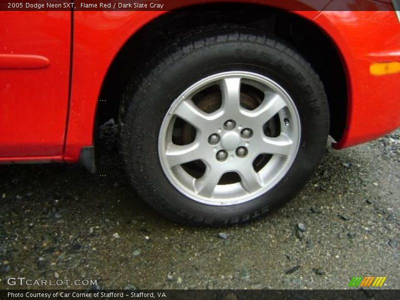 Flame Red / Dark Slate Gray 2005 Dodge Neon SXT