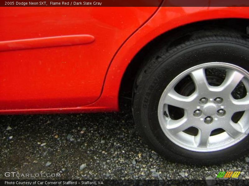 Flame Red / Dark Slate Gray 2005 Dodge Neon SXT