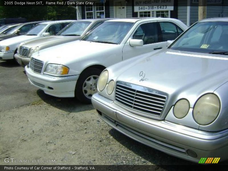 Flame Red / Dark Slate Gray 2005 Dodge Neon SXT