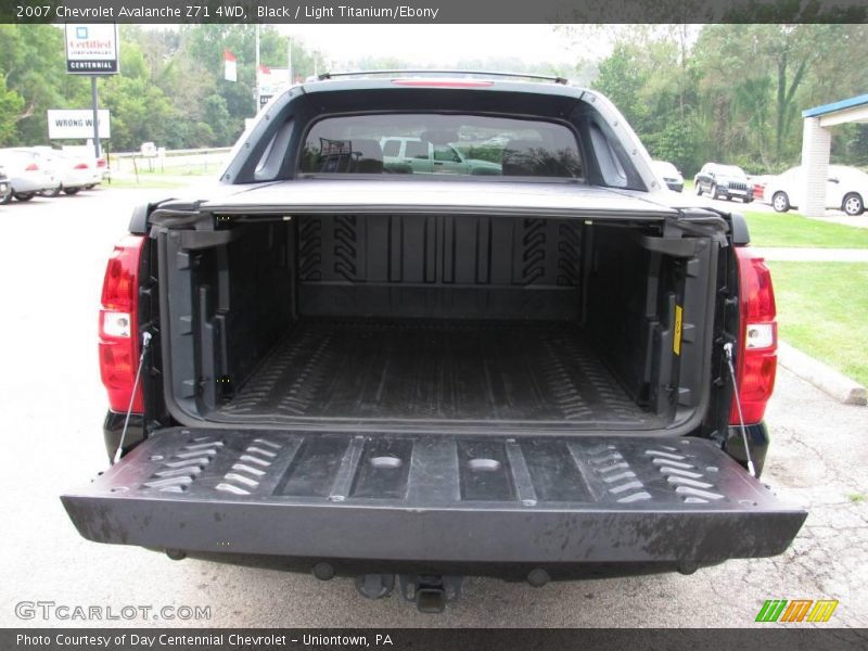 Black / Light Titanium/Ebony 2007 Chevrolet Avalanche Z71 4WD