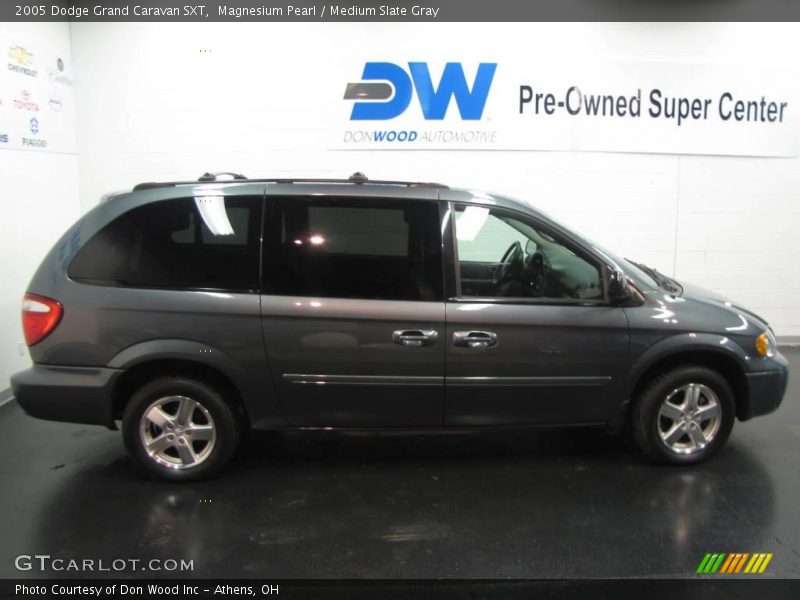 Magnesium Pearl / Medium Slate Gray 2005 Dodge Grand Caravan SXT