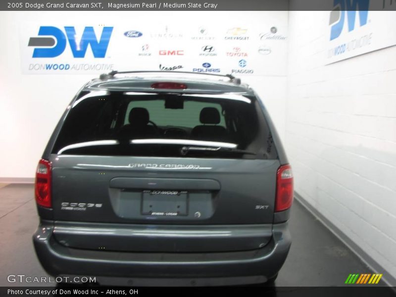 Magnesium Pearl / Medium Slate Gray 2005 Dodge Grand Caravan SXT