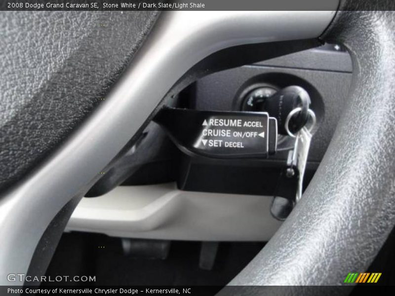 Stone White / Dark Slate/Light Shale 2008 Dodge Grand Caravan SE