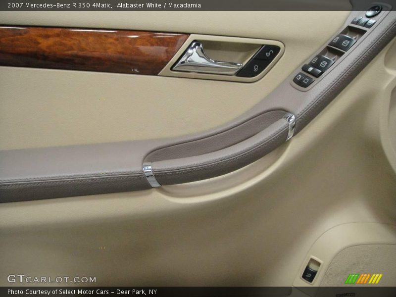 Alabaster White / Macadamia 2007 Mercedes-Benz R 350 4Matic