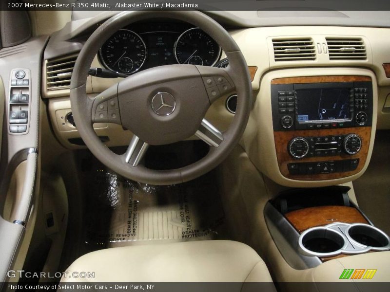 Alabaster White / Macadamia 2007 Mercedes-Benz R 350 4Matic