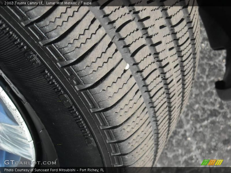 Lunar Mist Metallic / Taupe 2002 Toyota Camry LE