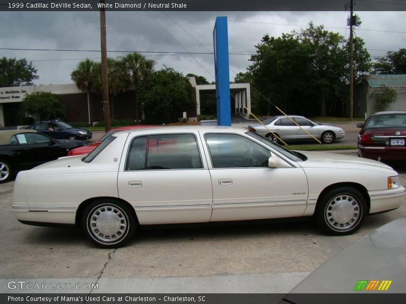 White Diamond / Neutral Shale 1999 Cadillac DeVille Sedan
