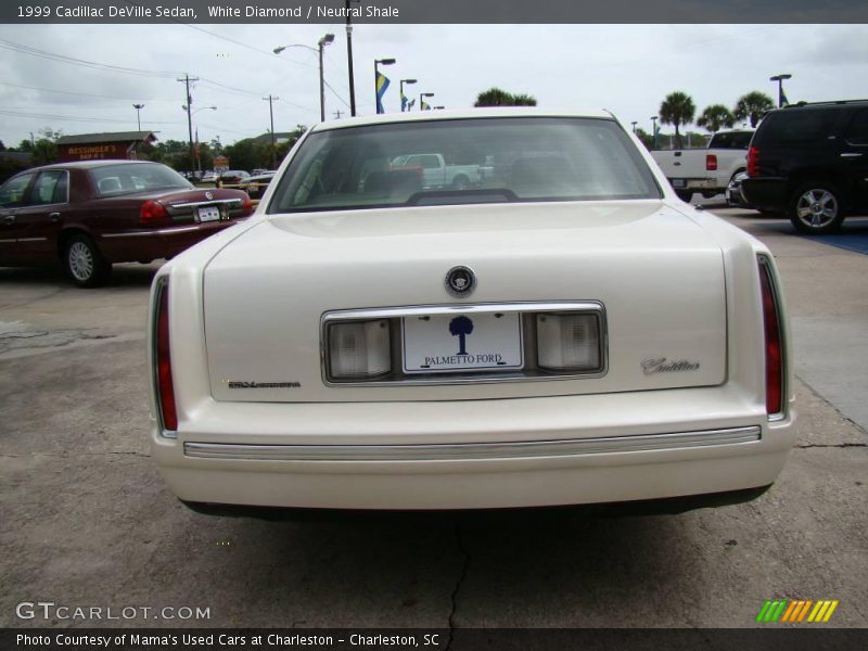 White Diamond / Neutral Shale 1999 Cadillac DeVille Sedan