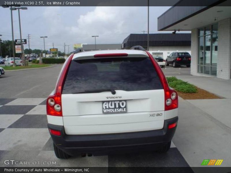 Ice White / Graphite 2004 Volvo XC90 2.5T