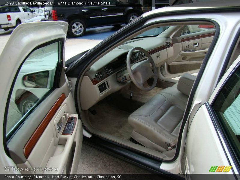 White Diamond / Neutral Shale 1999 Cadillac DeVille Sedan