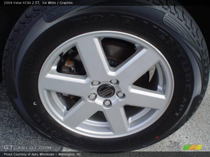Ice White / Graphite 2004 Volvo XC90 2.5T