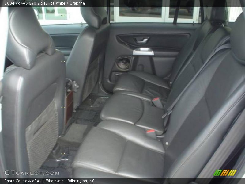 Ice White / Graphite 2004 Volvo XC90 2.5T