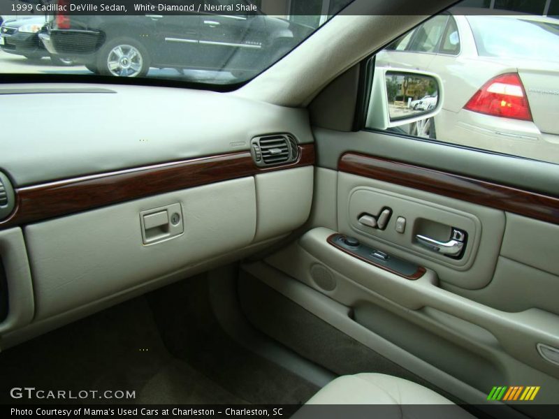 White Diamond / Neutral Shale 1999 Cadillac DeVille Sedan