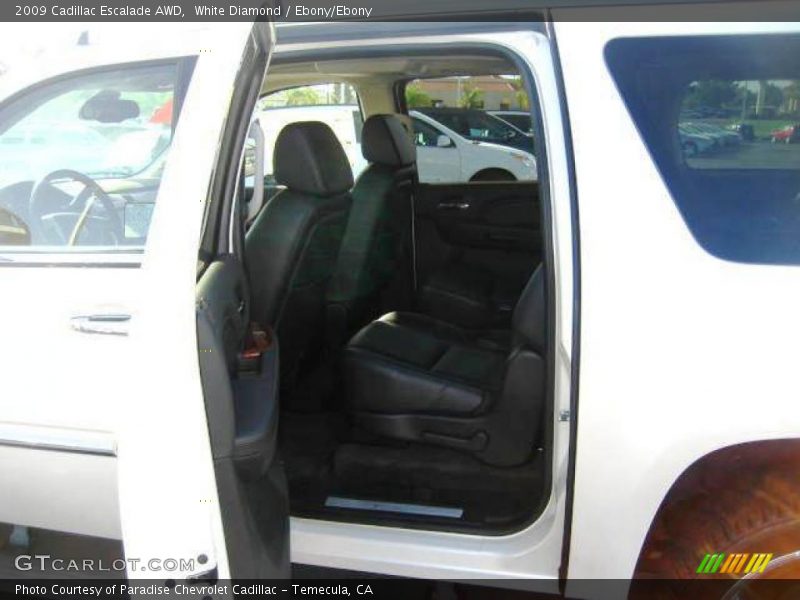 White Diamond / Ebony/Ebony 2009 Cadillac Escalade AWD