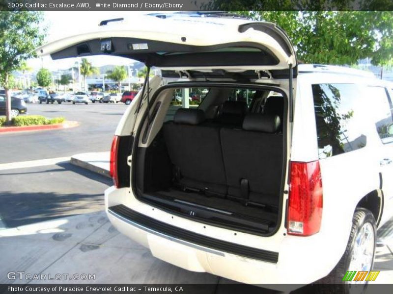 White Diamond / Ebony/Ebony 2009 Cadillac Escalade AWD