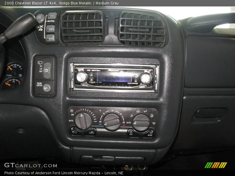 Indigo Blue Metallic / Medium Gray 2000 Chevrolet Blazer LT 4x4
