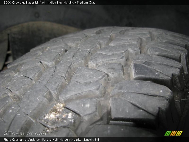 Indigo Blue Metallic / Medium Gray 2000 Chevrolet Blazer LT 4x4