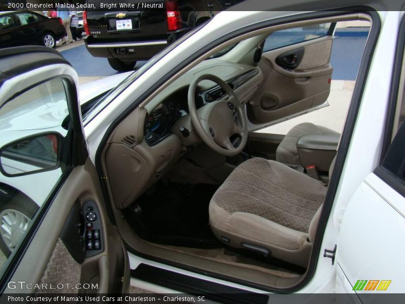 Bright White / Neutral 2000 Chevrolet Malibu Sedan
