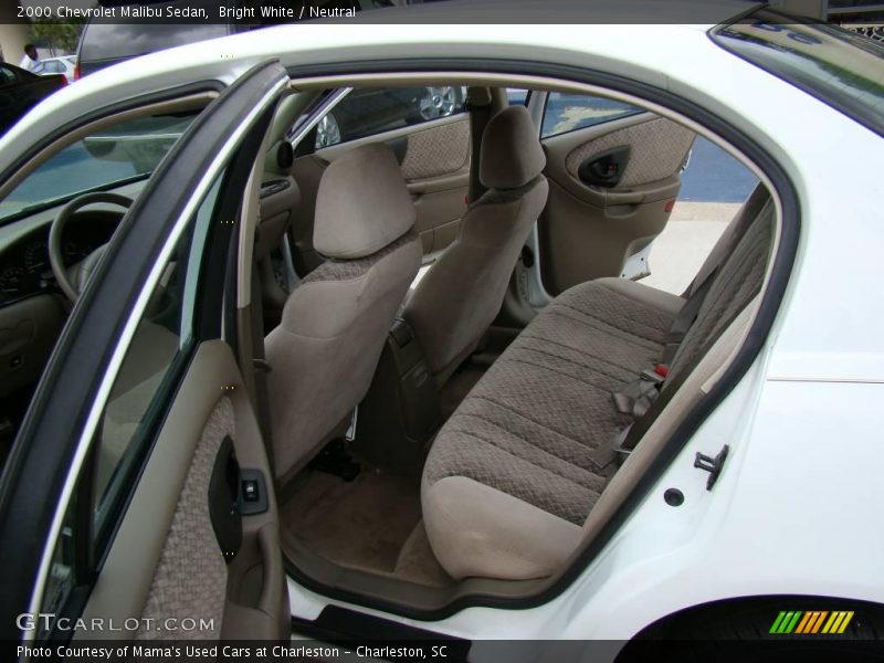 Bright White / Neutral 2000 Chevrolet Malibu Sedan
