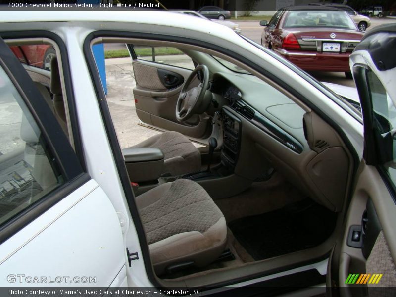 Bright White / Neutral 2000 Chevrolet Malibu Sedan