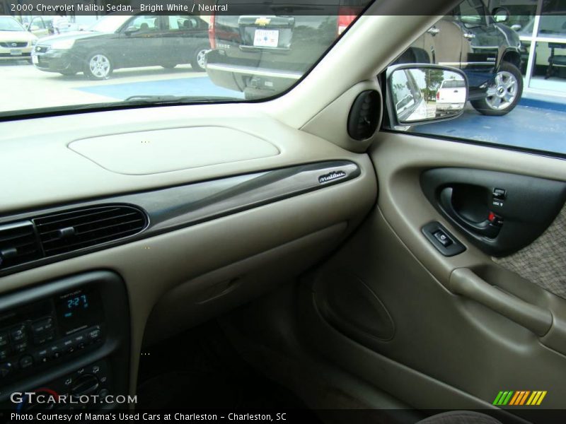 Bright White / Neutral 2000 Chevrolet Malibu Sedan