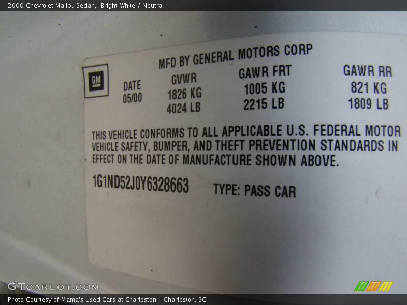 Bright White / Neutral 2000 Chevrolet Malibu Sedan