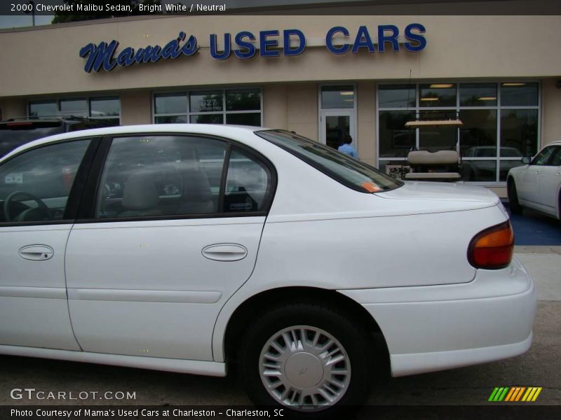 Bright White / Neutral 2000 Chevrolet Malibu Sedan