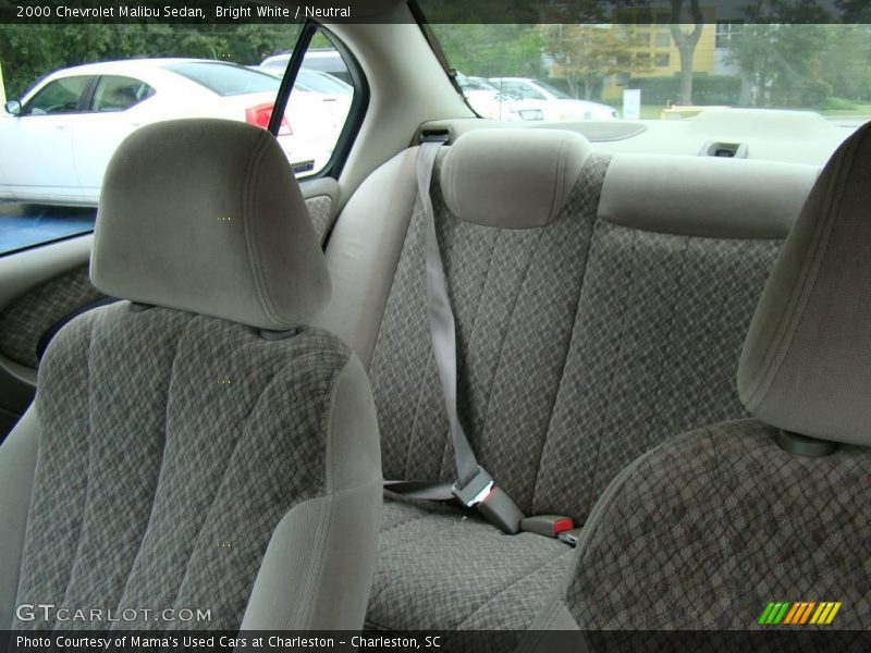 Bright White / Neutral 2000 Chevrolet Malibu Sedan