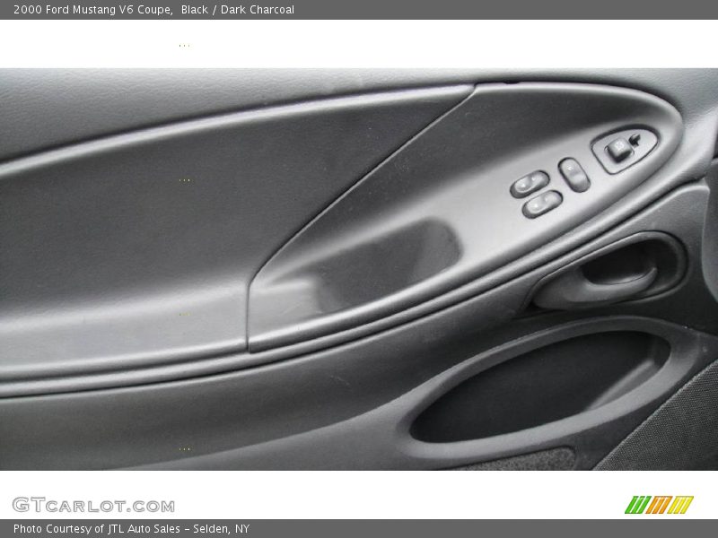 Black / Dark Charcoal 2000 Ford Mustang V6 Coupe