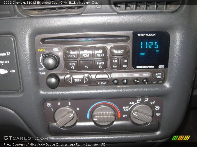 Onyx Black / Medium Gray 2001 Chevrolet S10 LS Extended Cab