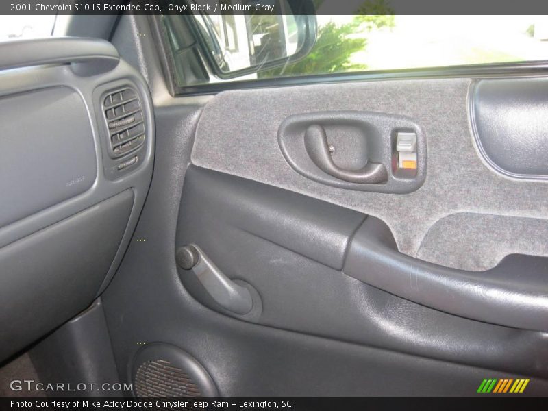 Onyx Black / Medium Gray 2001 Chevrolet S10 LS Extended Cab