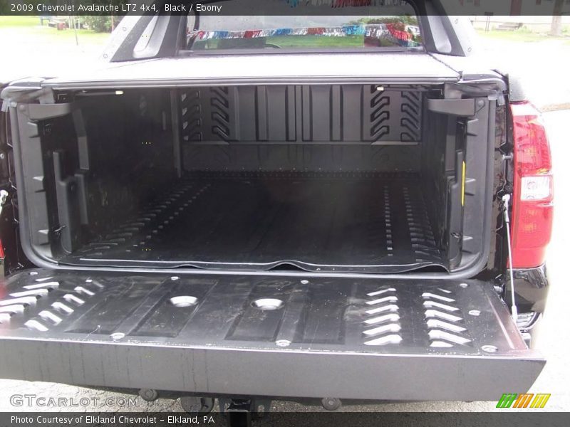 Black / Ebony 2009 Chevrolet Avalanche LTZ 4x4
