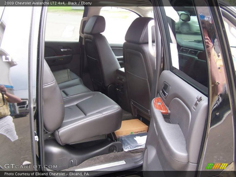 Black / Ebony 2009 Chevrolet Avalanche LTZ 4x4