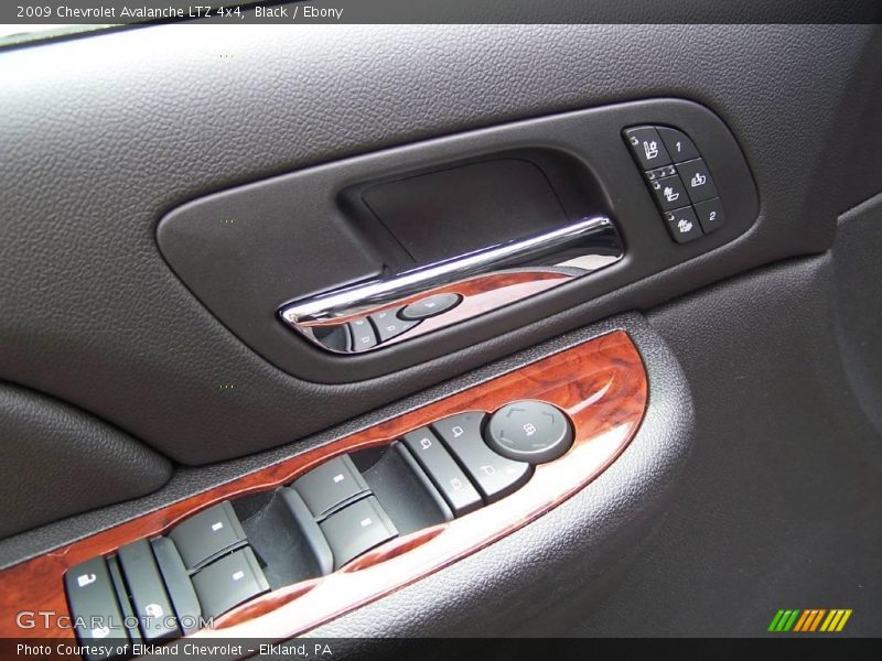 Black / Ebony 2009 Chevrolet Avalanche LTZ 4x4