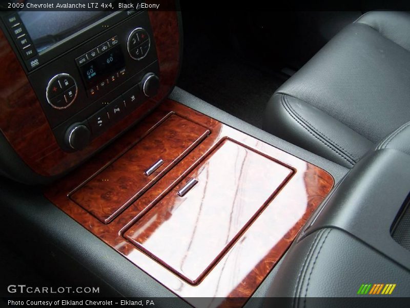 Black / Ebony 2009 Chevrolet Avalanche LTZ 4x4