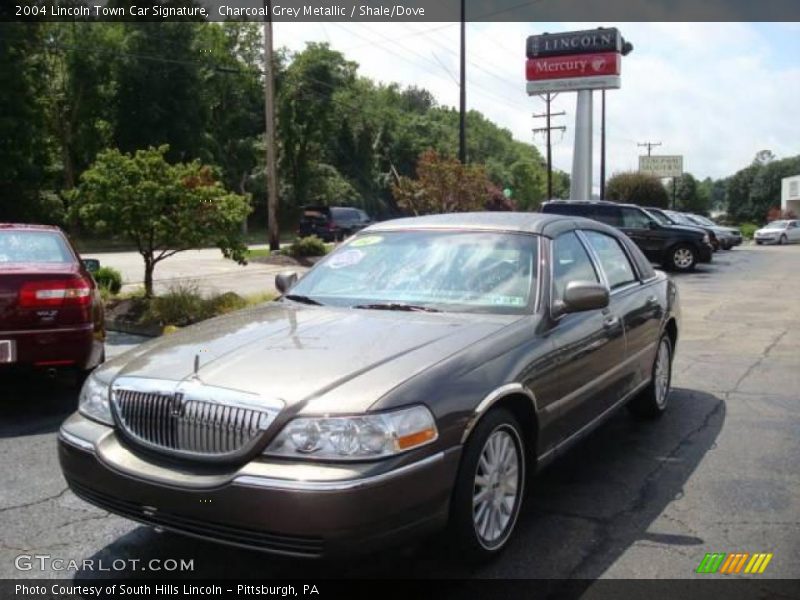 Charcoal Grey Metallic / Shale/Dove 2004 Lincoln Town Car Signature