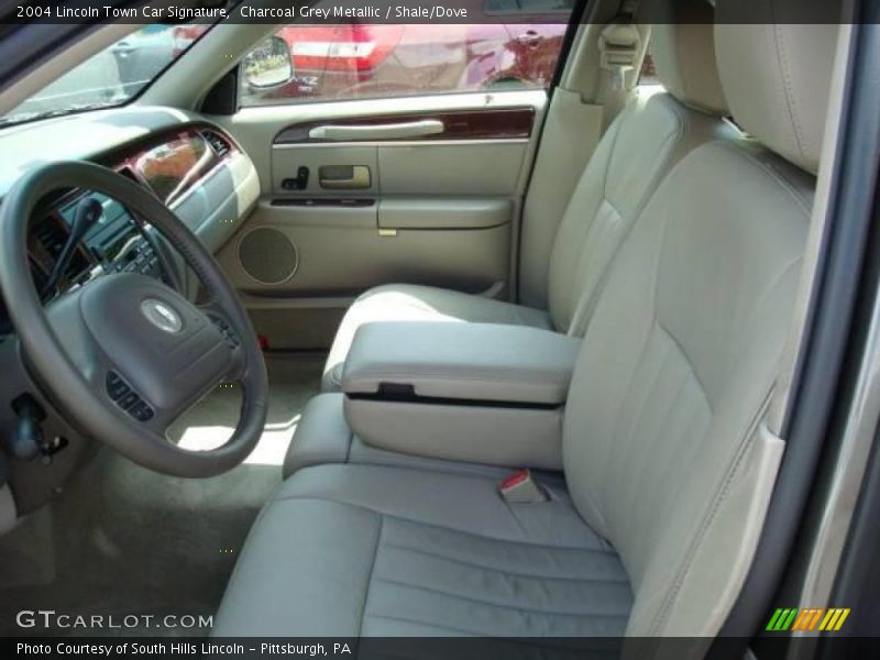 Charcoal Grey Metallic / Shale/Dove 2004 Lincoln Town Car Signature