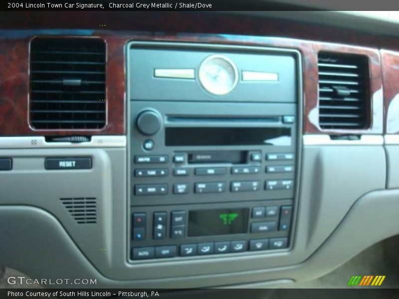 Charcoal Grey Metallic / Shale/Dove 2004 Lincoln Town Car Signature