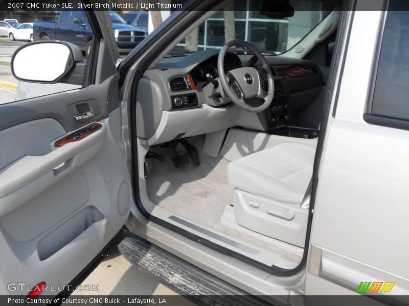 Silver Birch Metallic / Light Titanium 2007 GMC Yukon SLE
