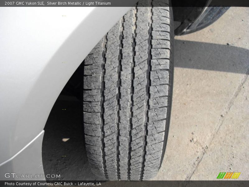 Silver Birch Metallic / Light Titanium 2007 GMC Yukon SLE