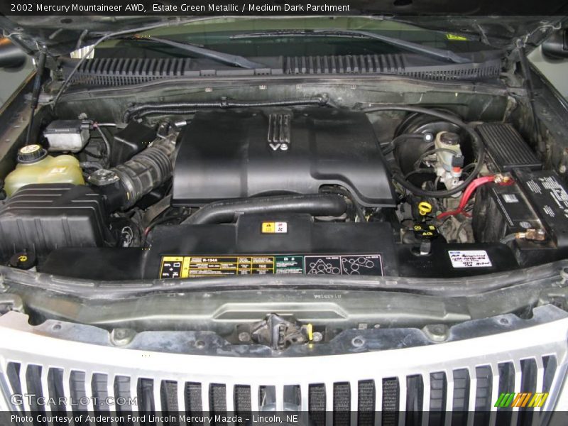 Estate Green Metallic / Medium Dark Parchment 2002 Mercury Mountaineer AWD