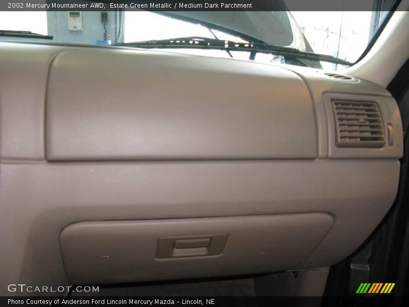 Estate Green Metallic / Medium Dark Parchment 2002 Mercury Mountaineer AWD