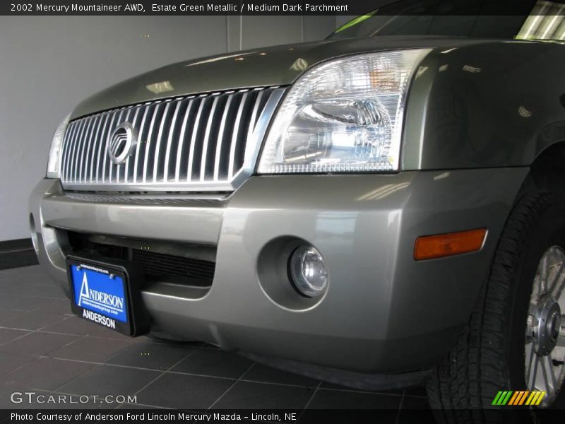 Estate Green Metallic / Medium Dark Parchment 2002 Mercury Mountaineer AWD
