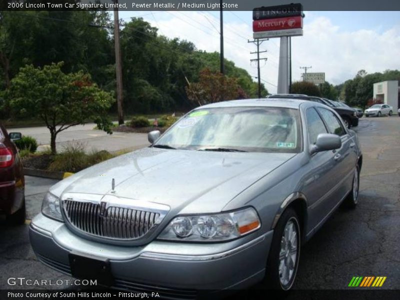 Pewter Metallic / Medium Light Stone 2006 Lincoln Town Car Signature Limited