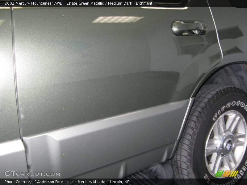 Estate Green Metallic / Medium Dark Parchment 2002 Mercury Mountaineer AWD