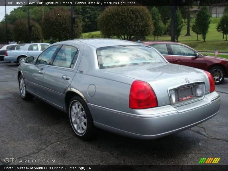 Pewter Metallic / Medium Light Stone 2006 Lincoln Town Car Signature Limited